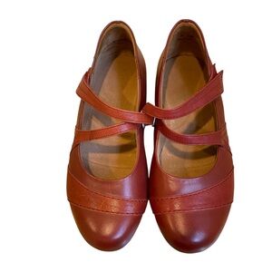 Ziera Love your feet Red leather Mary Jane shoes ajustable 37 orthotic friendly